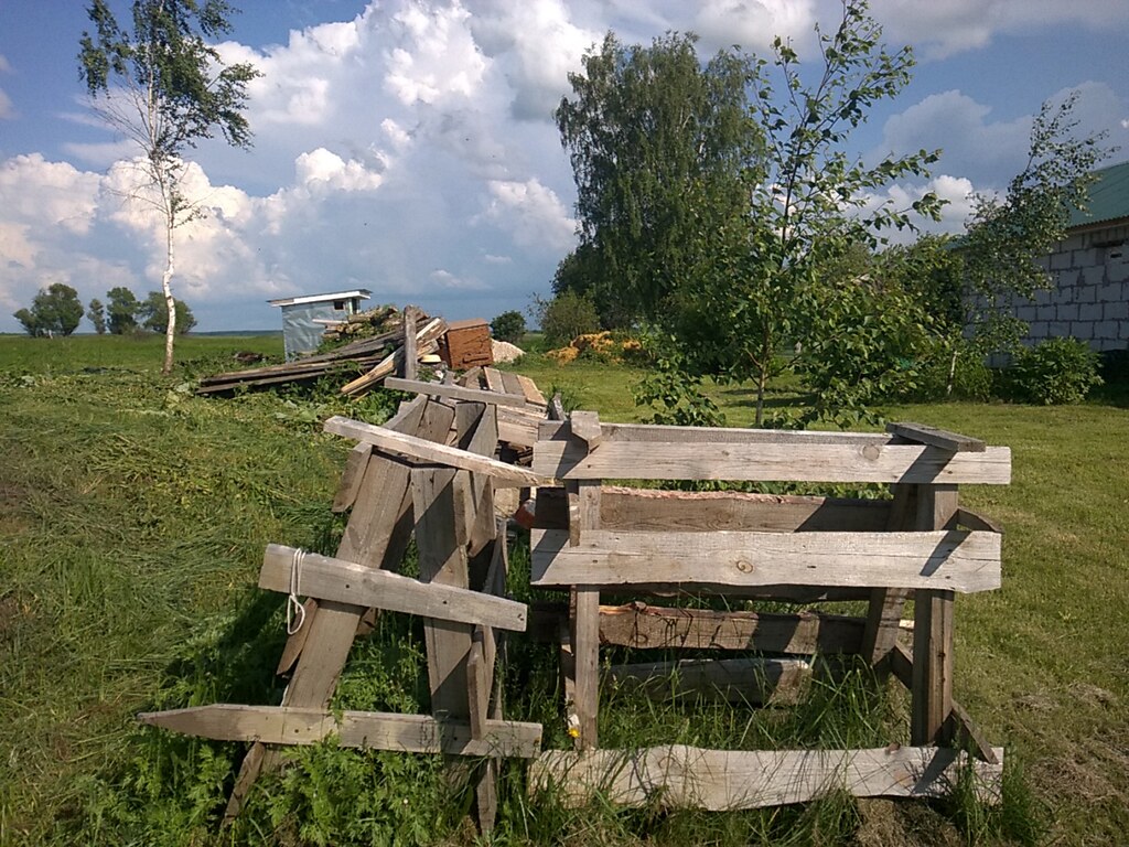 В саду