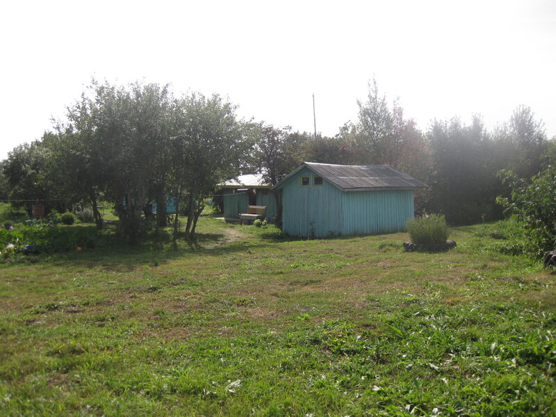 Дровник в саду